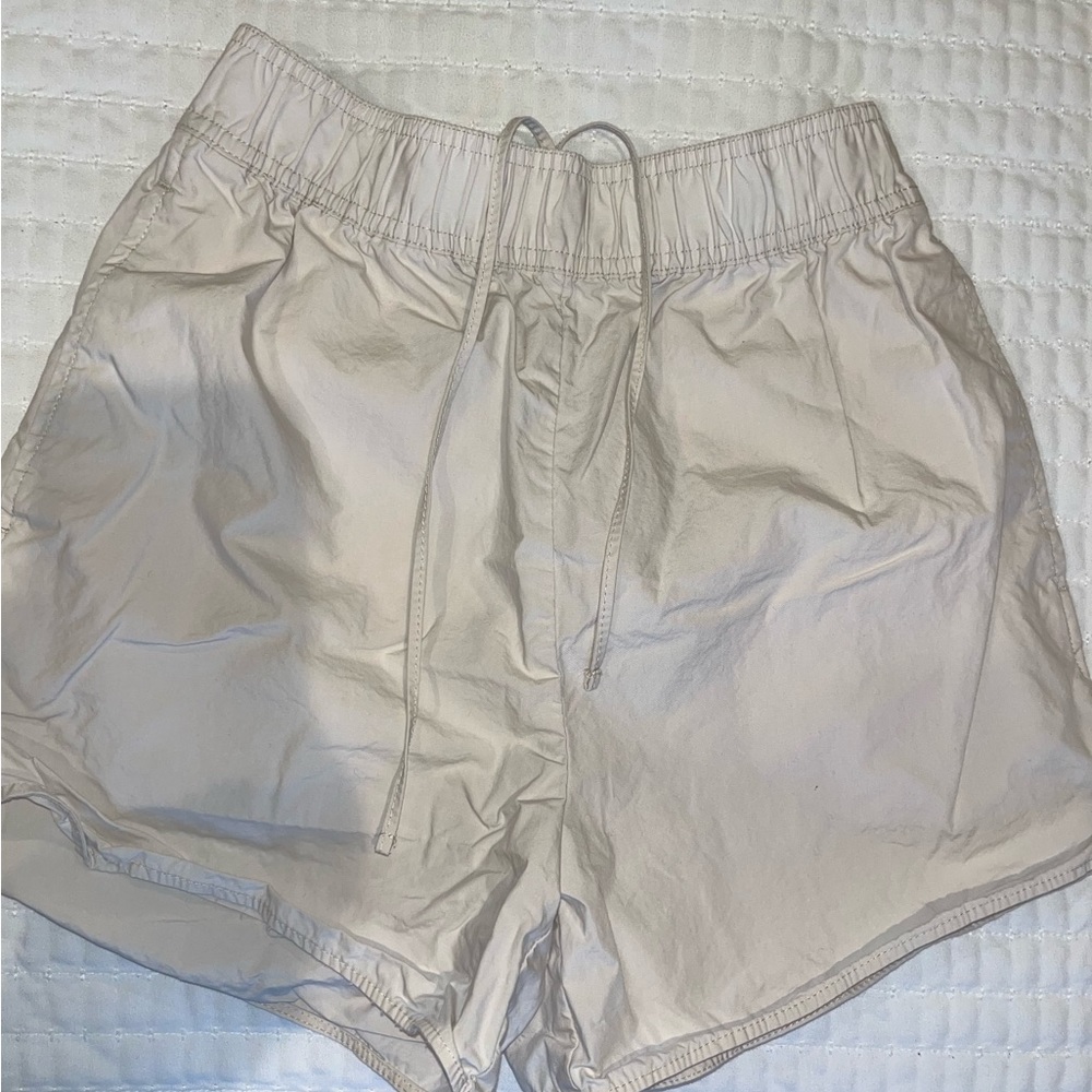 REFLECTIVE RUNNING SHORTS